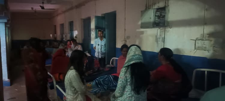 आंधी-बारिश : सदर अस्पताल के कई वार्ड अंधेरे में डूब