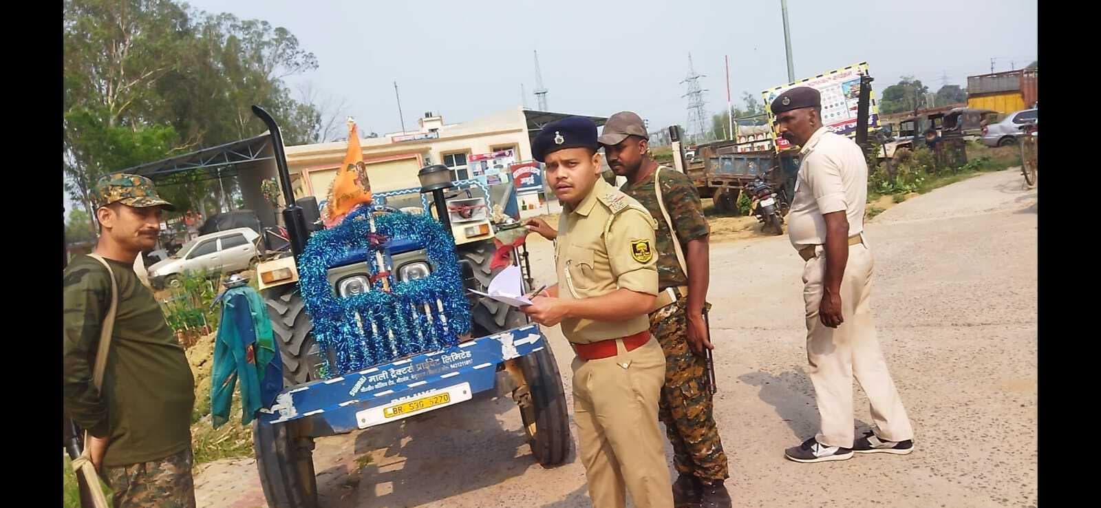 पुलिस ने अवैध बालू लदे ट्रैक्टर को किया जब्त