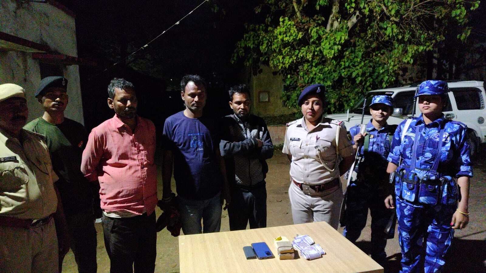 Motihari: नगर पंचायत अरेराज बस स्टैंड के नाम पर वसूली करते तीन धराये