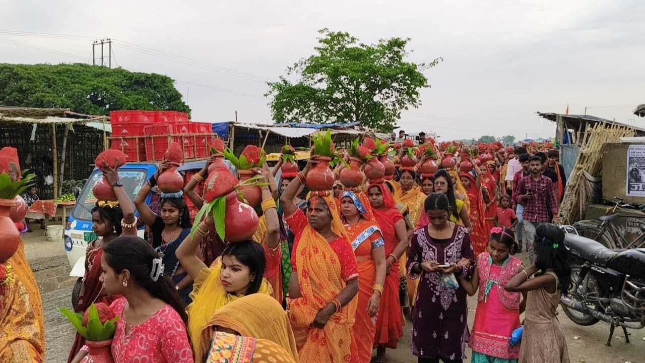 Madhubani News : ब्रह्म बाबा पूजनोत्सव के अवसर पर निकली शोभायात्रा