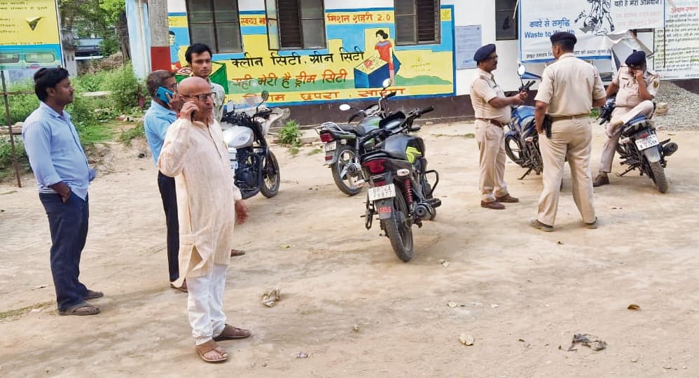 Saran News : धारदार हथियार से हमला कर युवक की हत्या, दियारे की झाड़ियों में मिला शव