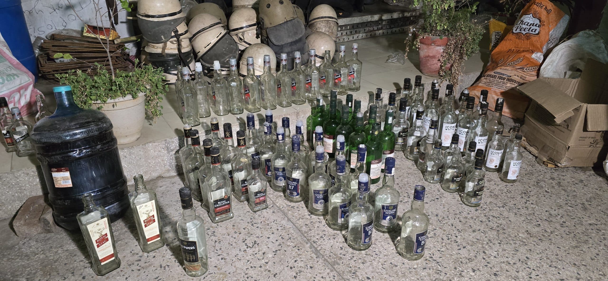 West Singhbum News : नकली शराब फैक्ट्री का भंडाफोड़, 3 पर केस दर्ज