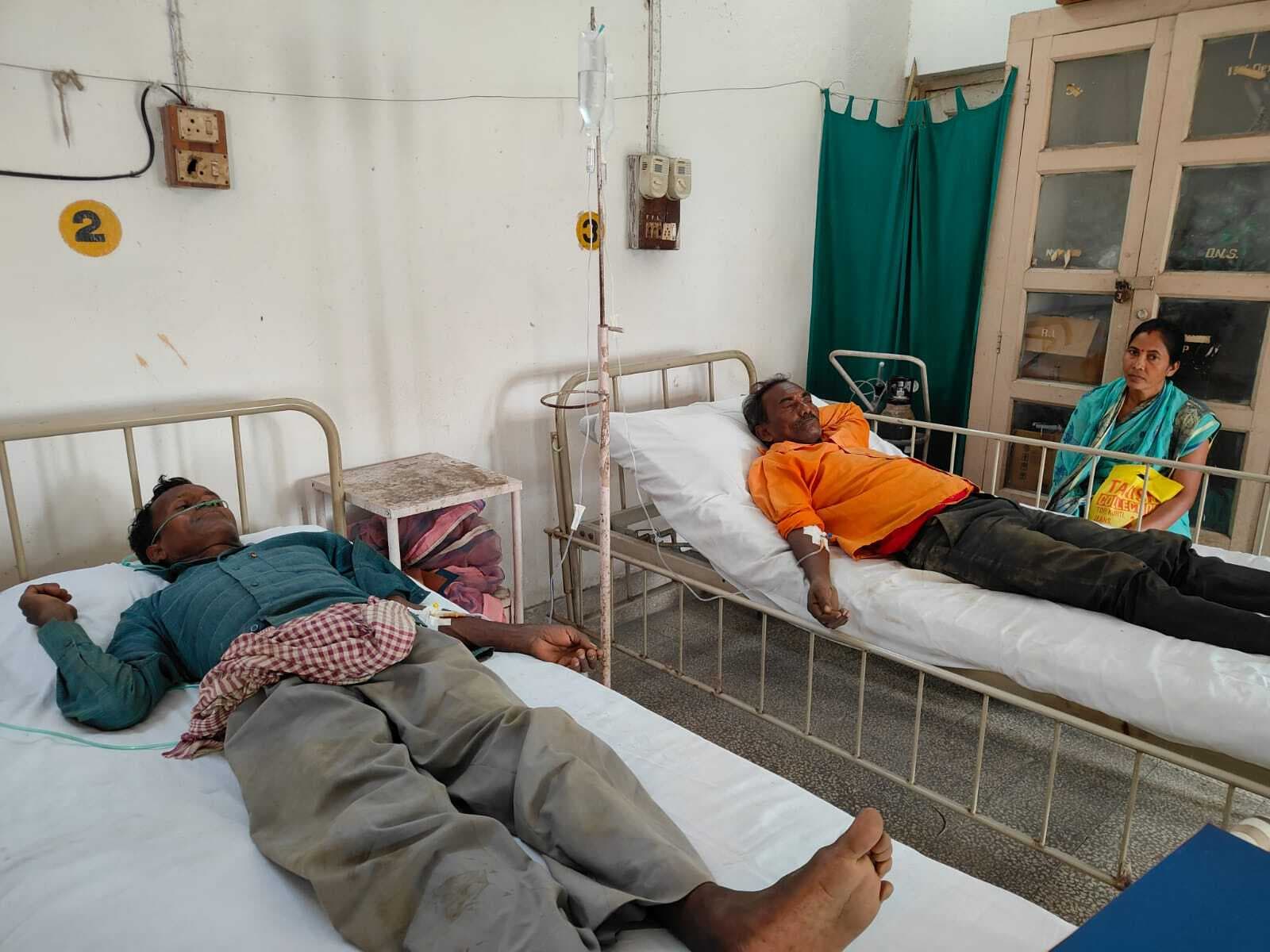 East Singhbhum News : सुरदा माइंस के पांच मजदूरों ने की दम घुटने की शिकायत, भेजा अस्पताल