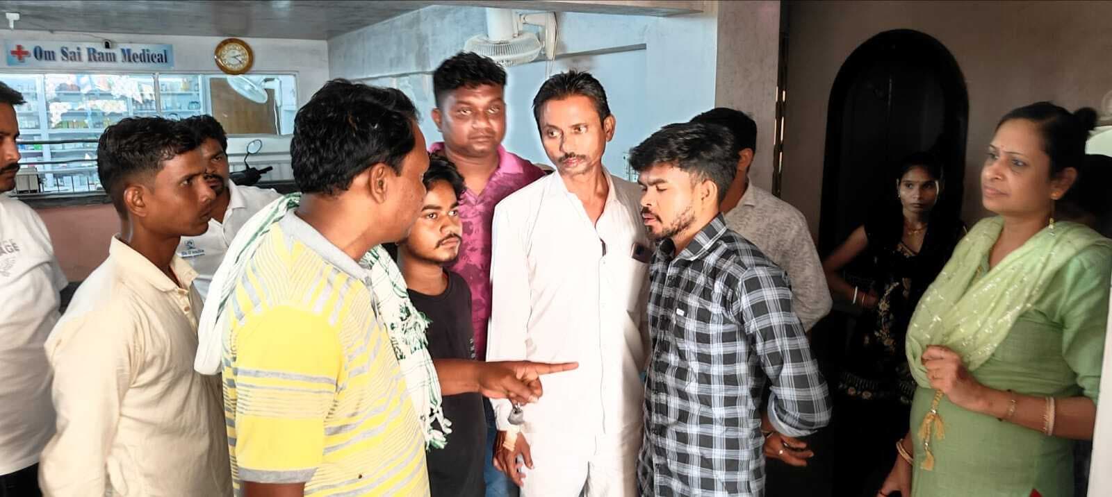 East Singhbhum News : घाटशिला में डिलीवरी के दौरान नवजात की मौत पर हंगामा, नर्सिंग होम पर लापरवाही का आरोप