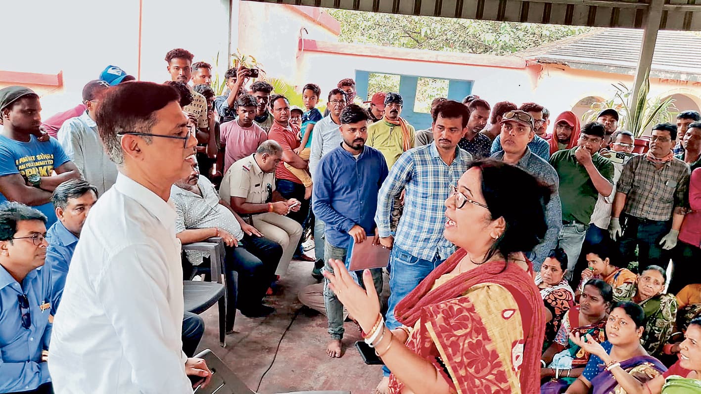 श्याम सेल एंड पावर फैक्टरी से प्रदूषण के खिलाफ ग्रामीणों का विरोध प्रदर्शन