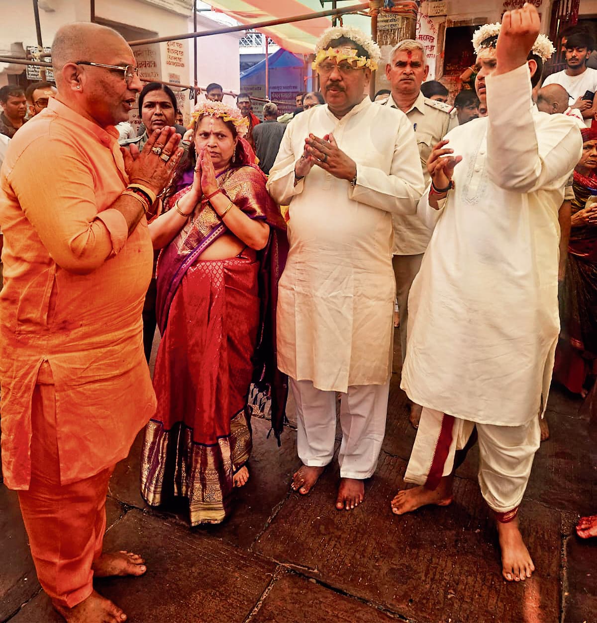 सुप्रीम कोर्ट के जस्टिस सहित कई वीआइपी पहुंचे बाबा मंदिर