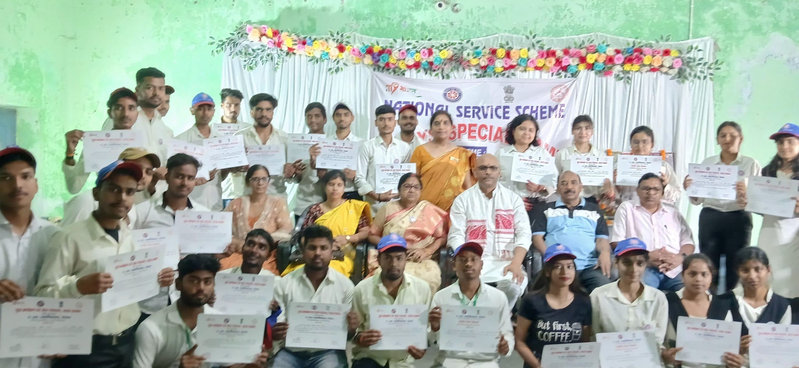 Deoghar news : स्वयंसेवकों को समाज में हर प्रकार के काम के लिए तैयार करता है प्रशिक्षण सत्र : डॉ टी पी सिंह