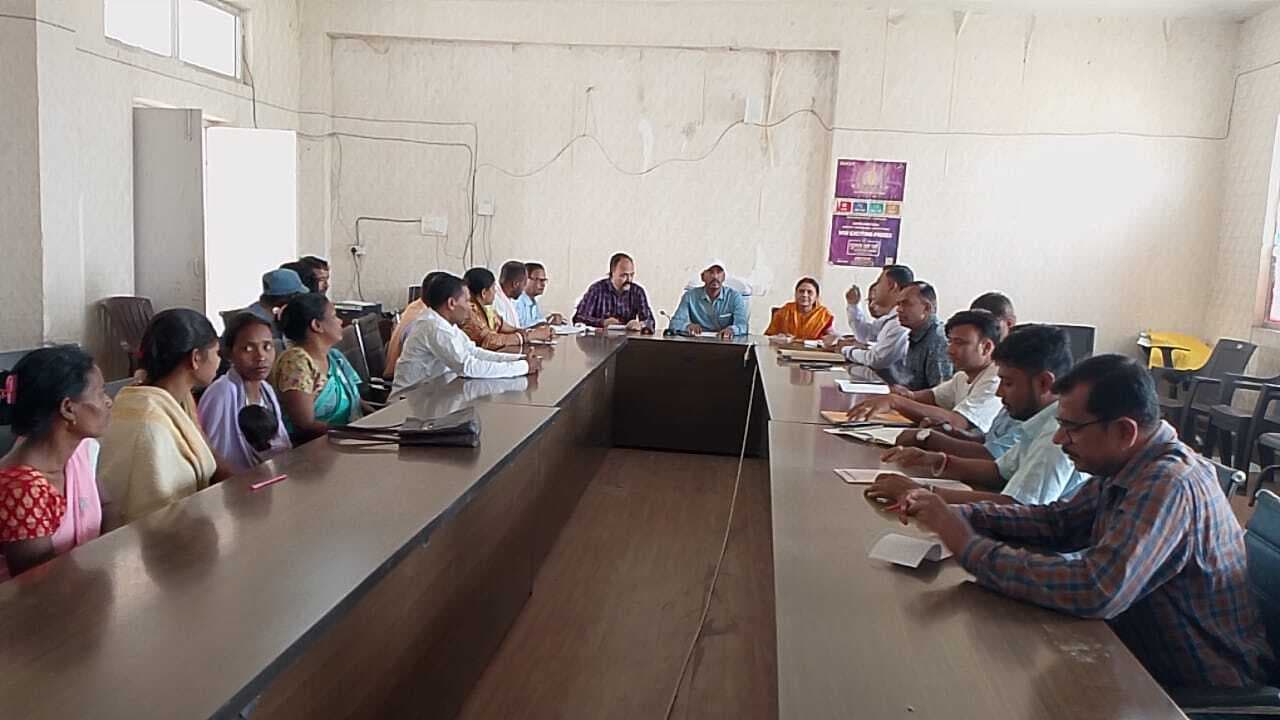 पंस की बैठक में पेयजल की समस्याओं पर हुआ विचार