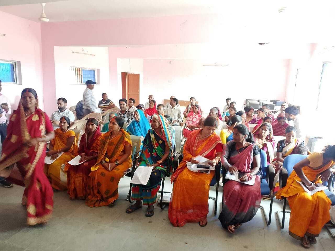 टाटीझरिया में विधिक जागरूकता अभियान चलाया गया