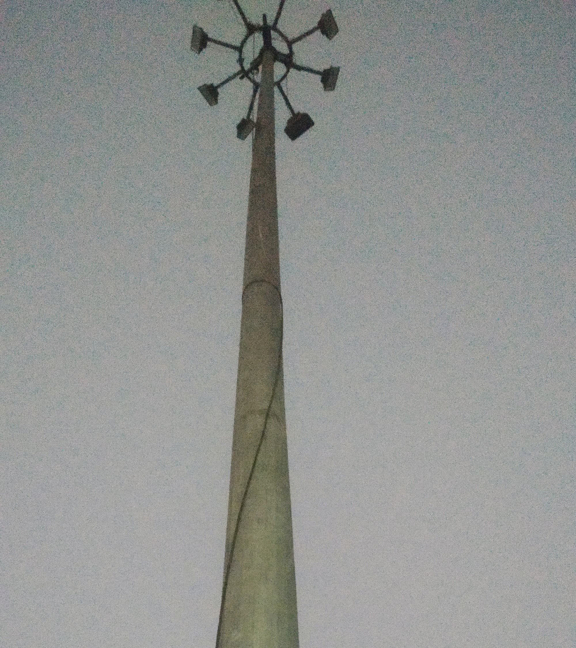 बड़हराकोठी अस्पताल में छह माह से ठप हाइमास्ट लाइट