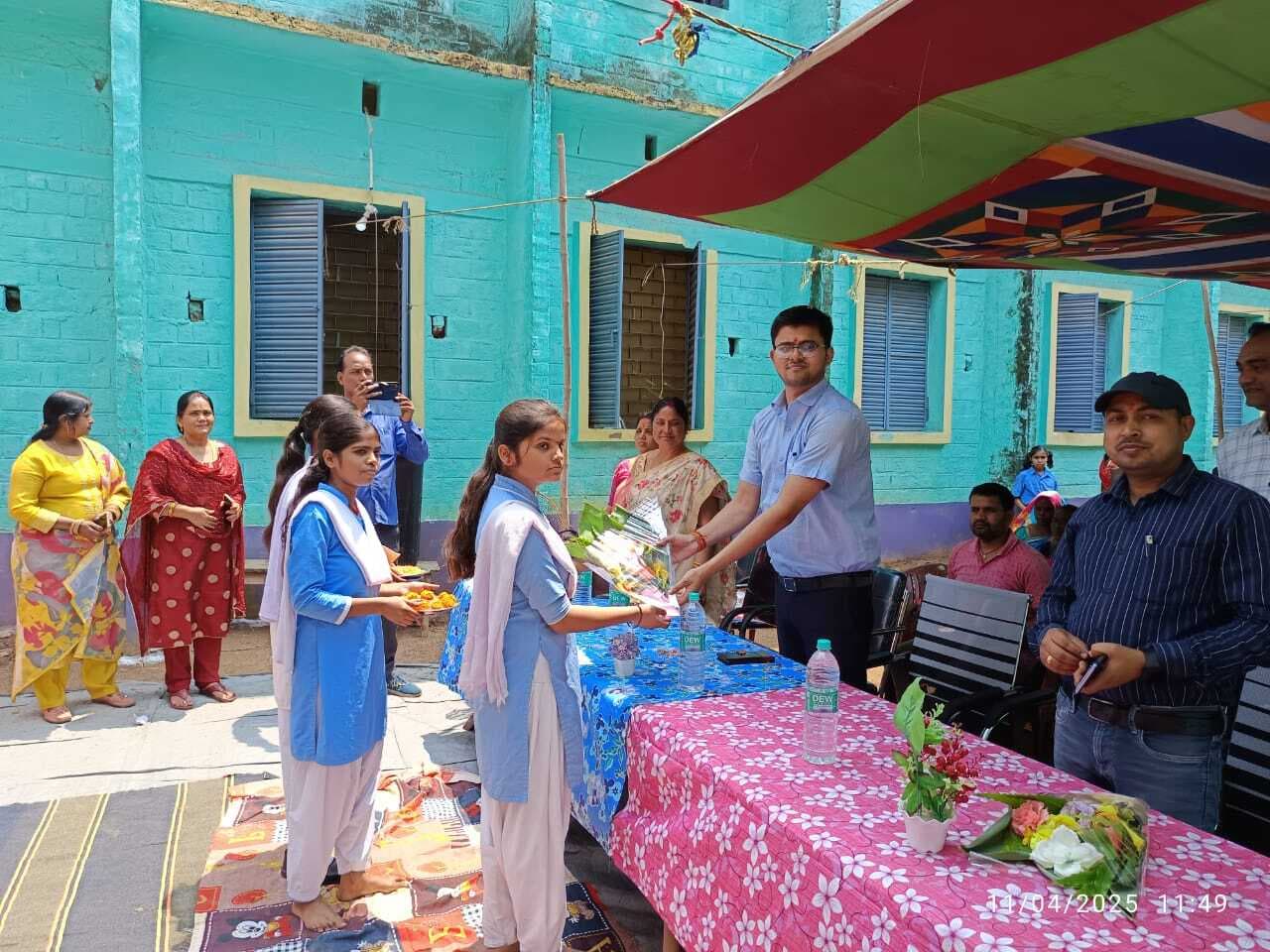 कस्तूरबा दिवस सह विदाई कार्यक्रम में छात्राओं ने दी बेहतरीन प्रस्तुति