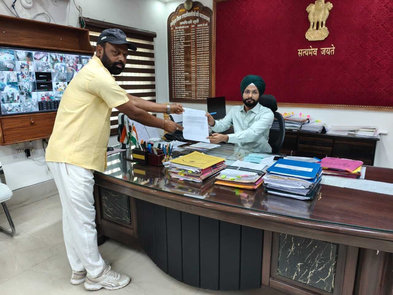 किसानों के हित में फसल क्षति का मुआवजा दें सरकार