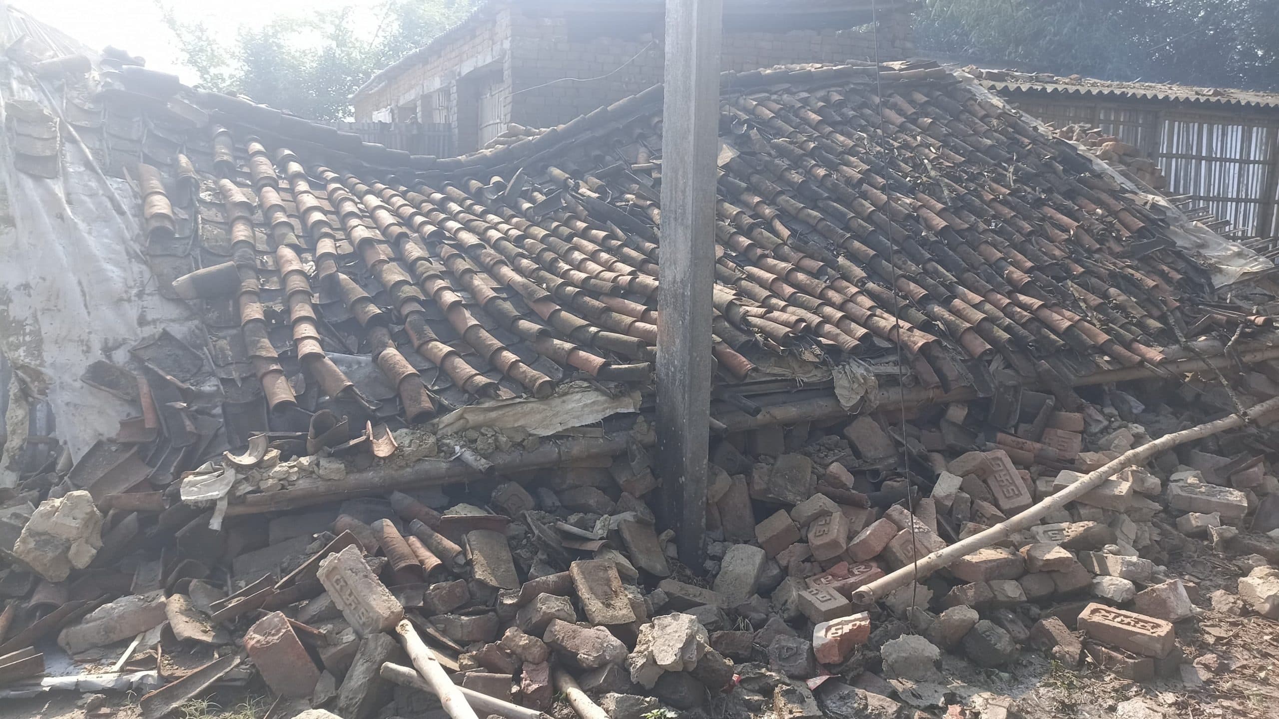 बारिश की वजह से मकान गिरने से पांच जख्मी