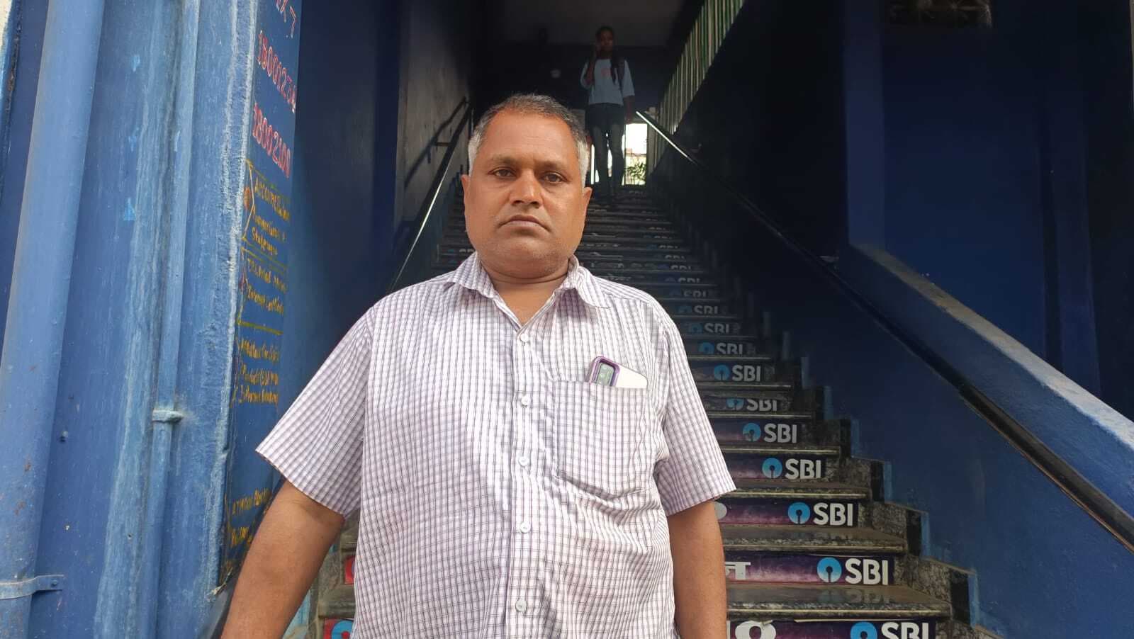 बड़हिया में दिनदहाड़े तीन लाख की चोरी