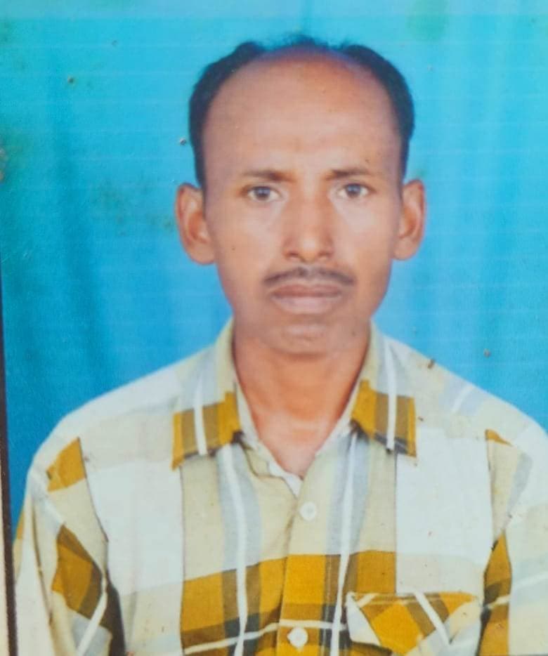 दीवार गिरने से घर में बैठे व्यक्ति की दबकर हुई मौत