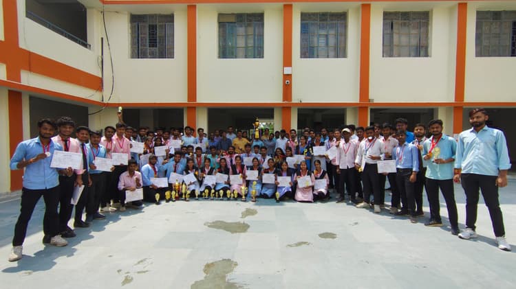 राजकीय पॉलिटेक्निक कटिहार में उमंग 2025 खेल महोत्सव के विजेता हुए सम्मानित