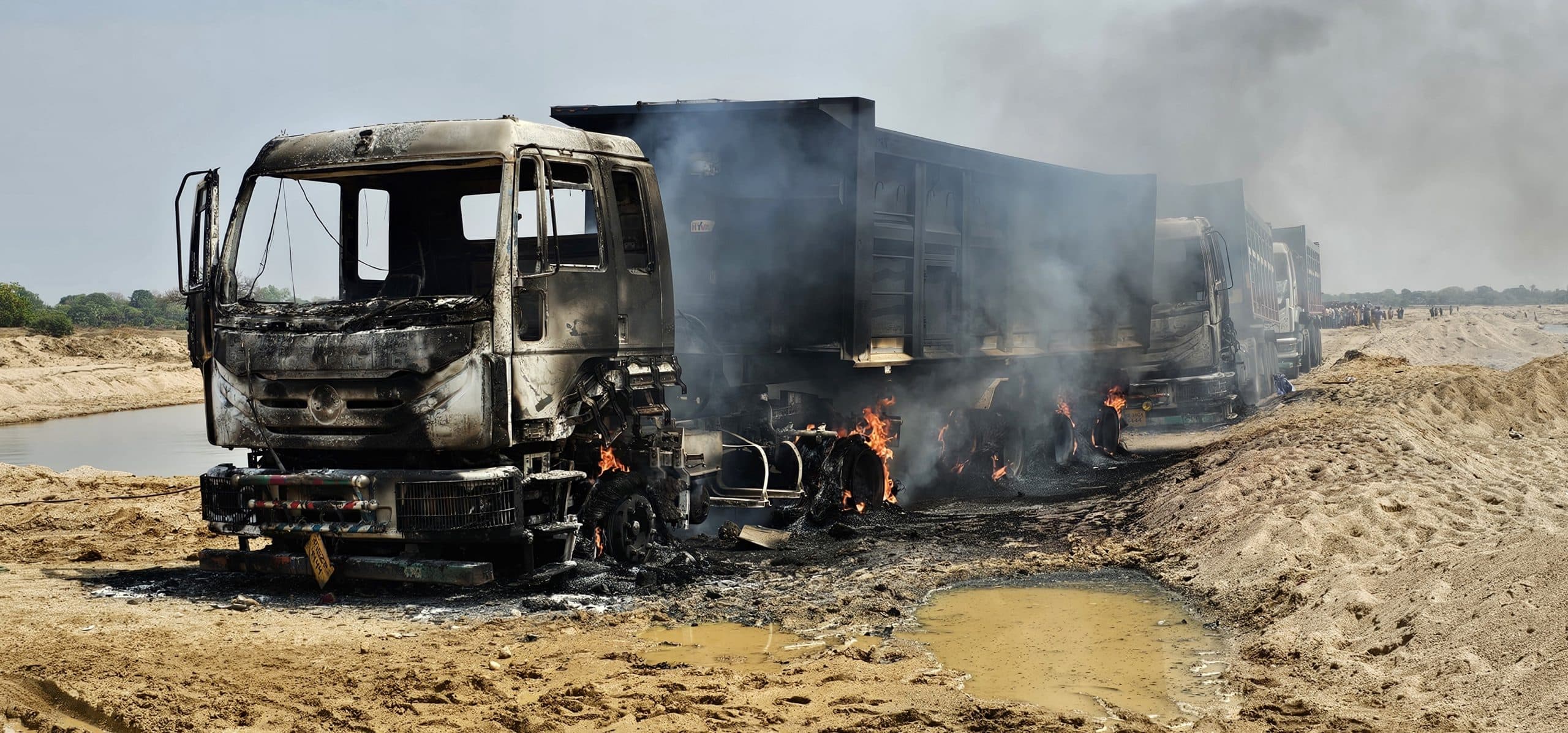 चार घंटे तक रणक्षेत्र बना रहा बालू घाट