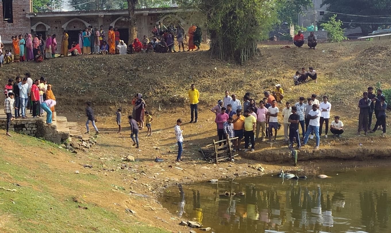 छेड़खानी व मारपीट के आरोपी का शव तालाब से बरामद