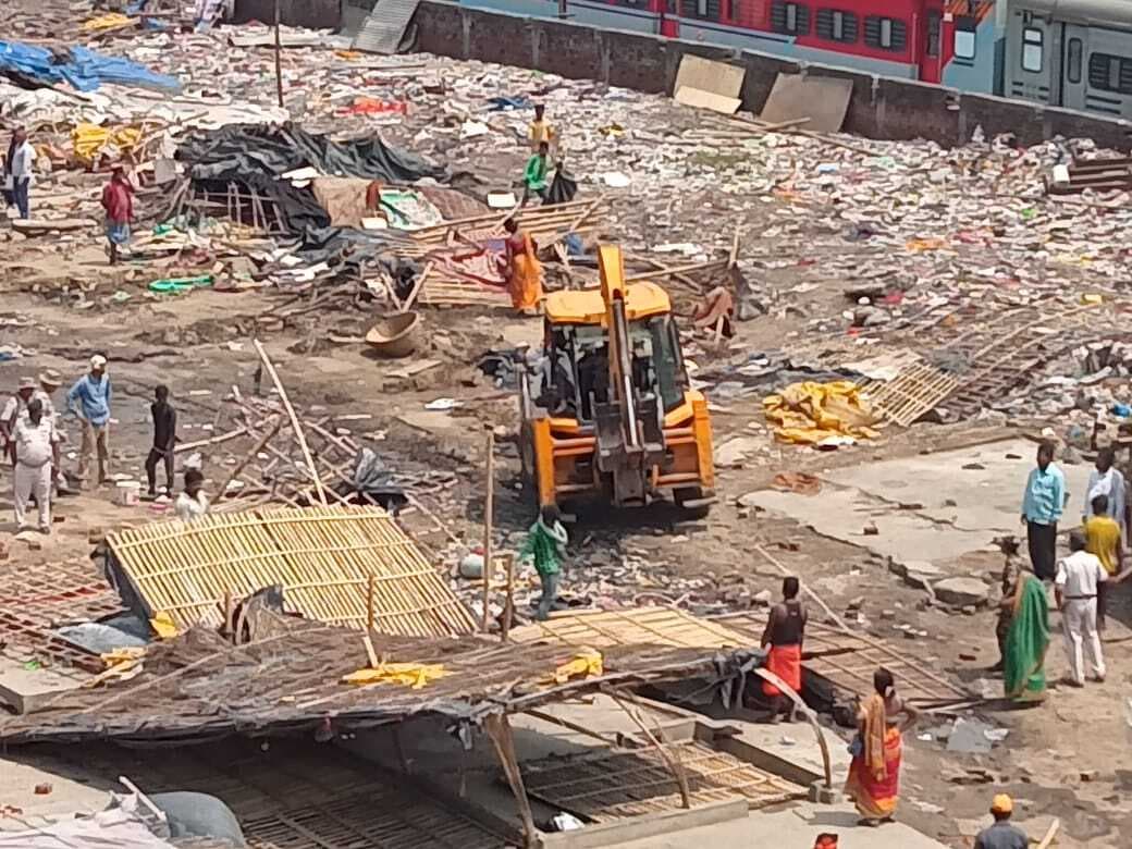 Patna News : हार्डिंग पार्क में दो लाख यात्री क्षमता का बनेगा सब अर्बन स्टेशन, हटाया गया अतिक्रमण