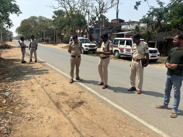 Gaya News : महिला का शव मिला, लोगों को हत्या की आशंका, पुलिस मान रही दुर्घटना