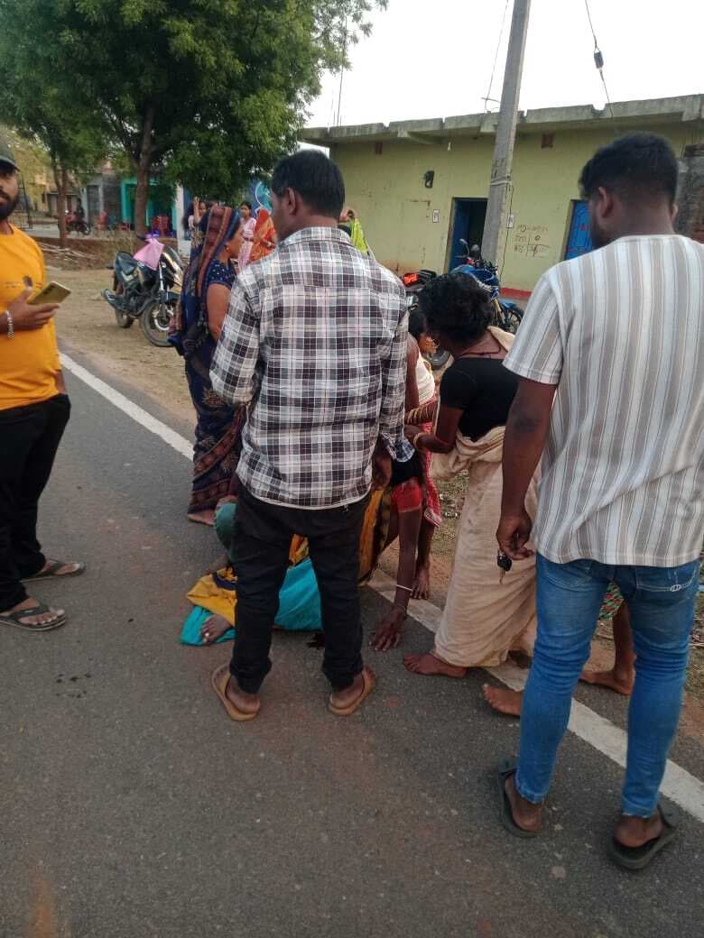 तेज रफ्तार बाइक ने महिला का मारी टक्कर, गंभीर