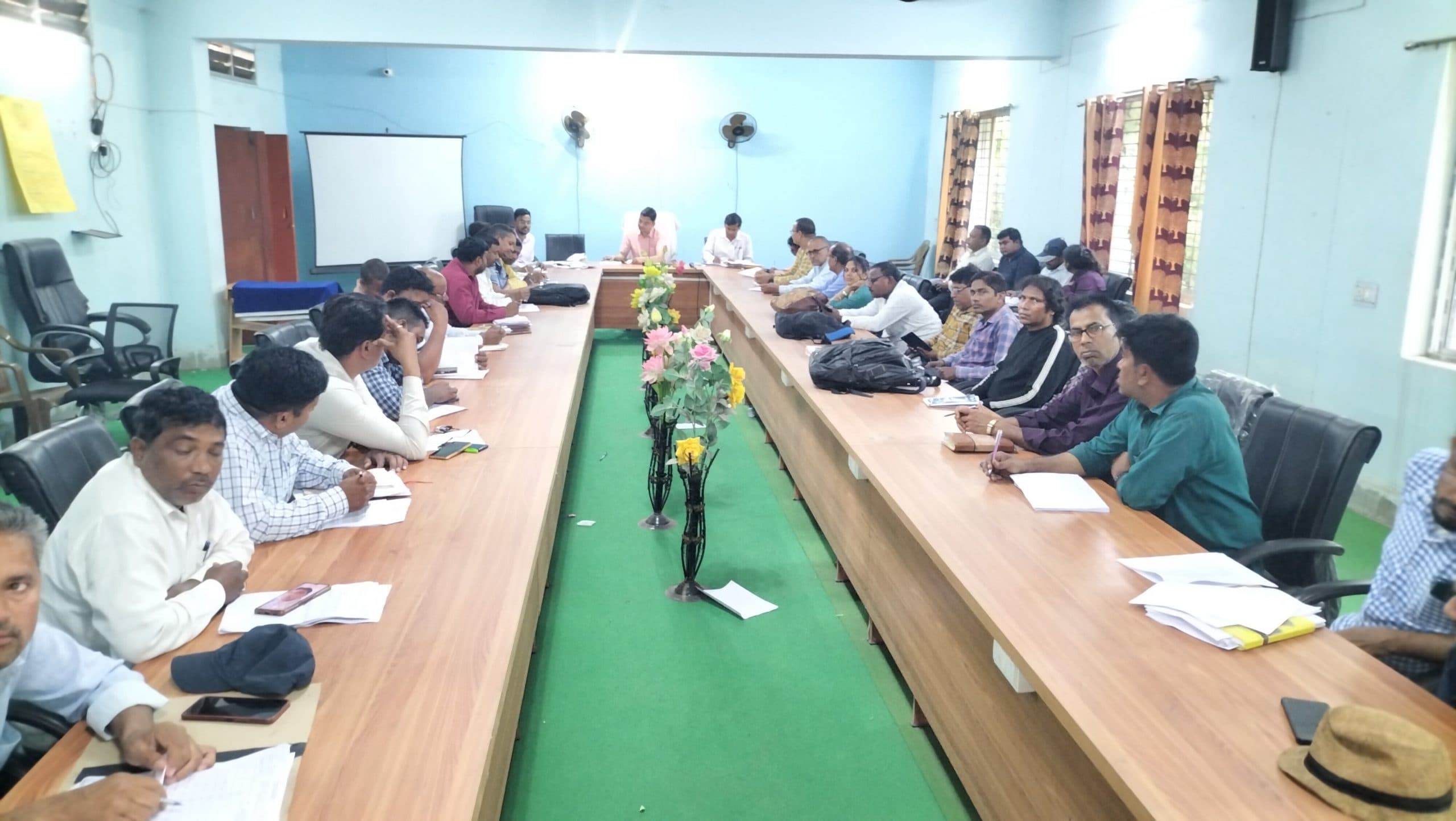 डोभा योजना को समय पर पूरा करें : बीडीओ