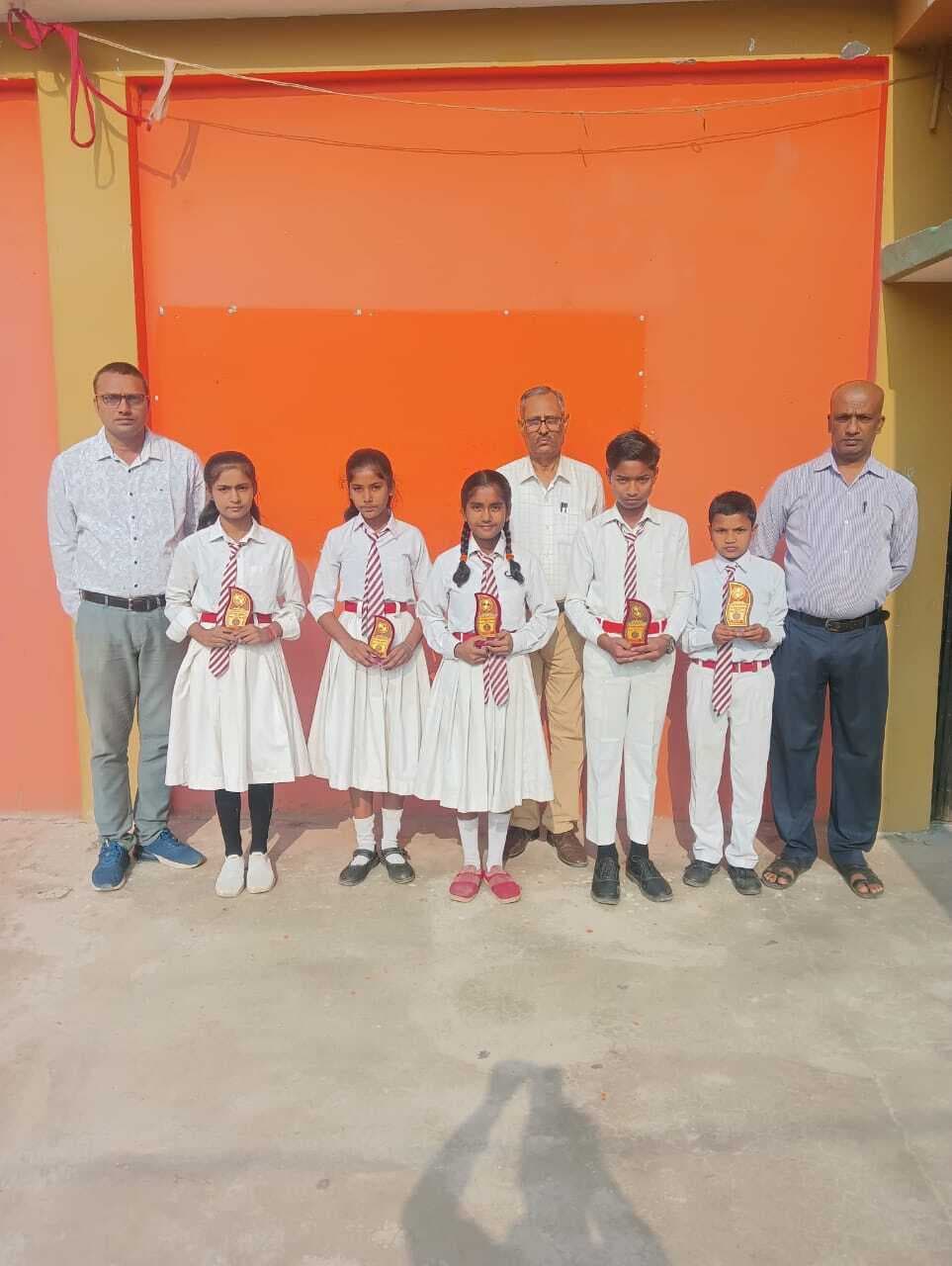 Samastipur news:पुरस्कृत किये गये पीसी हाई स्कूल के प्रतिभावान बच्चे