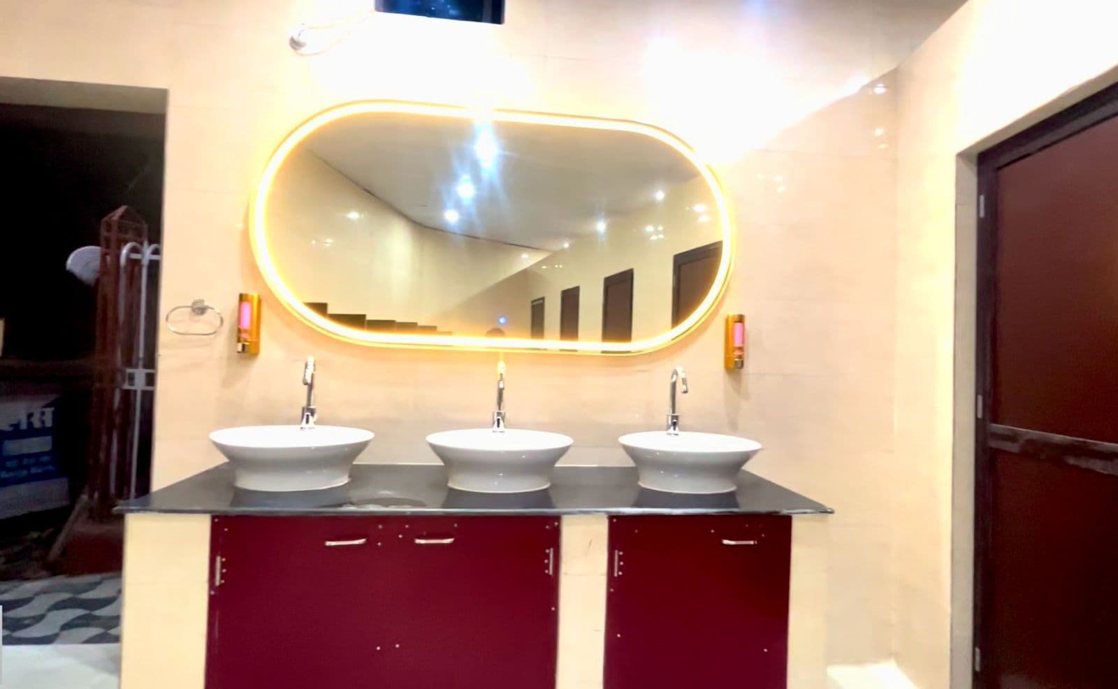 Patna News : पटना नगर निगम के मॉडर्न टॉयलेट तैयार, 15 से सेल्फी विद टॉयलेट कैंपेन शुरू होगा