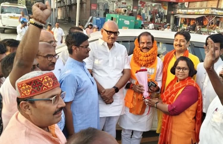 sitamarhi : भाजपा स्थापना दिवस पर चौपाल कार्यक्रम