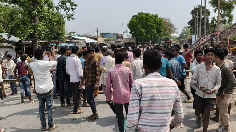 टेंट मजदूर की गोली मारकर हत्या, आक्रोशित लोगों ने एनएच किया जाम