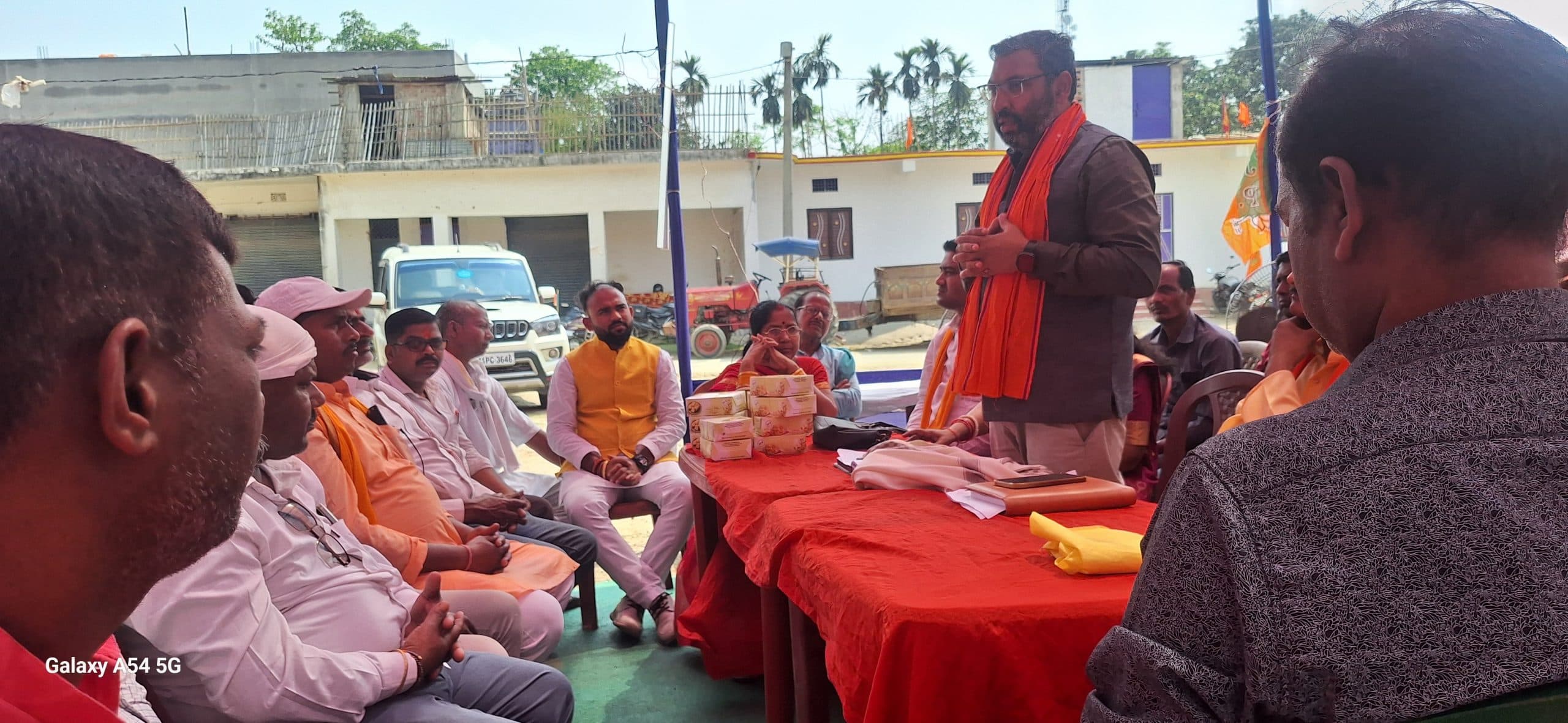 योजनाओं की जानकारी जन-जन तक पहुंचाएं