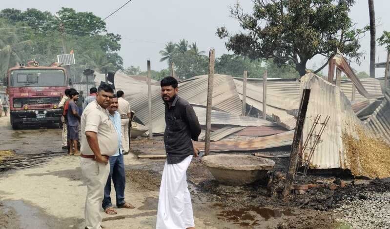 जमीन विवाद में  मारपीट व आगजनी, दंपती घायल