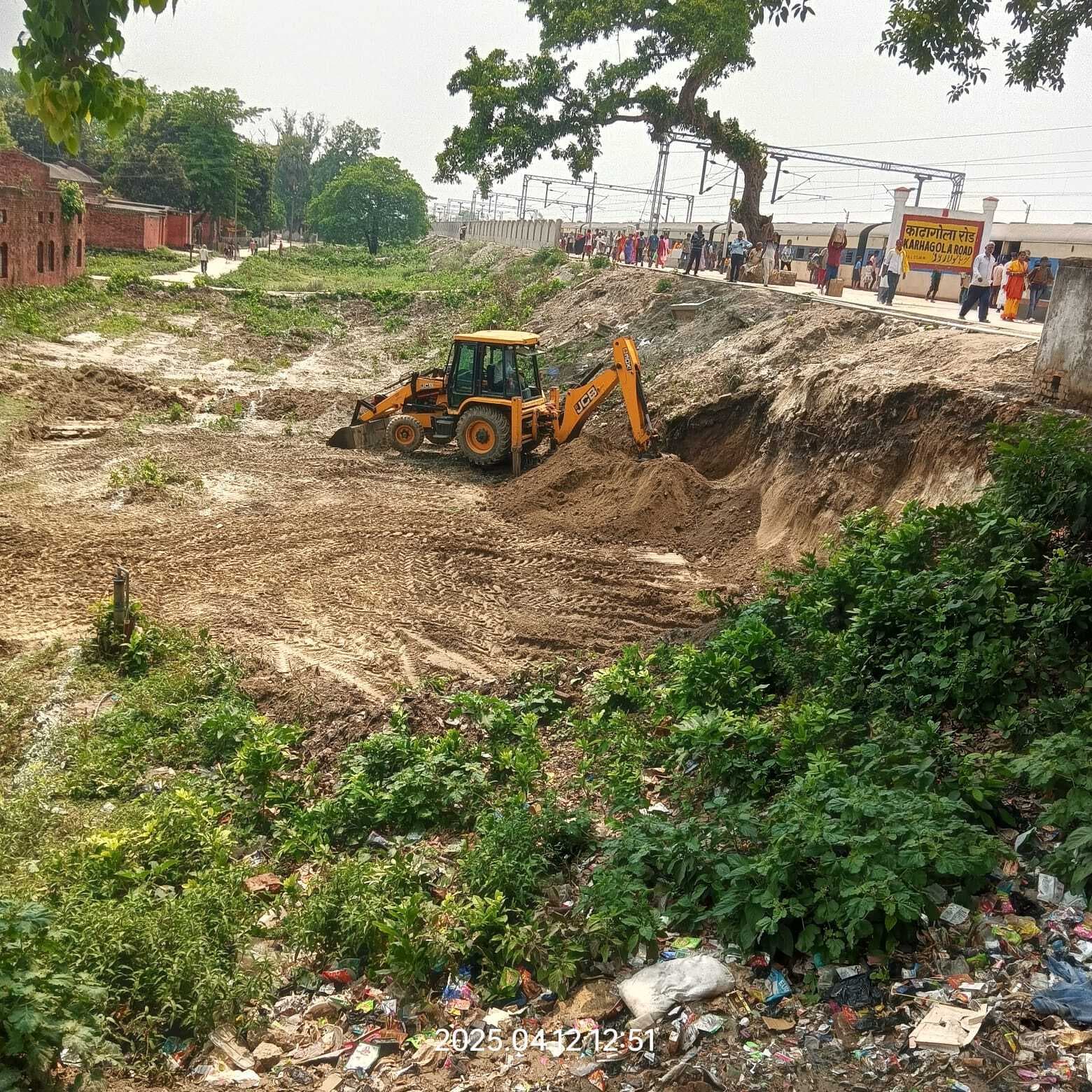 अमृत भारत स्टेशन योजना से काढागोला स्टेशन भवन का निर्माण शुरू