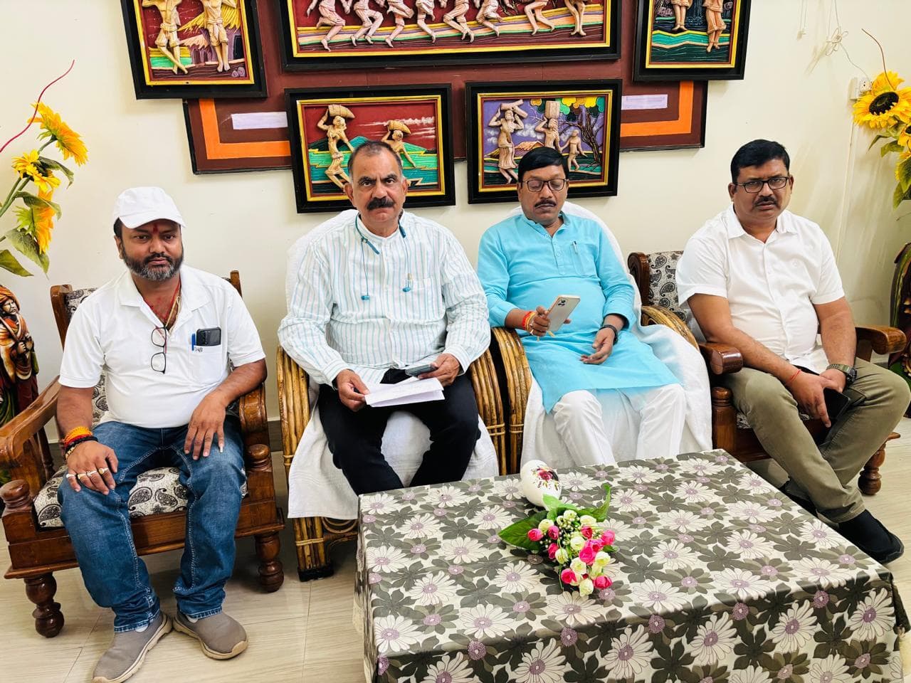 परिषदन भवन में कांग्रेस नेताओं का स्वागत