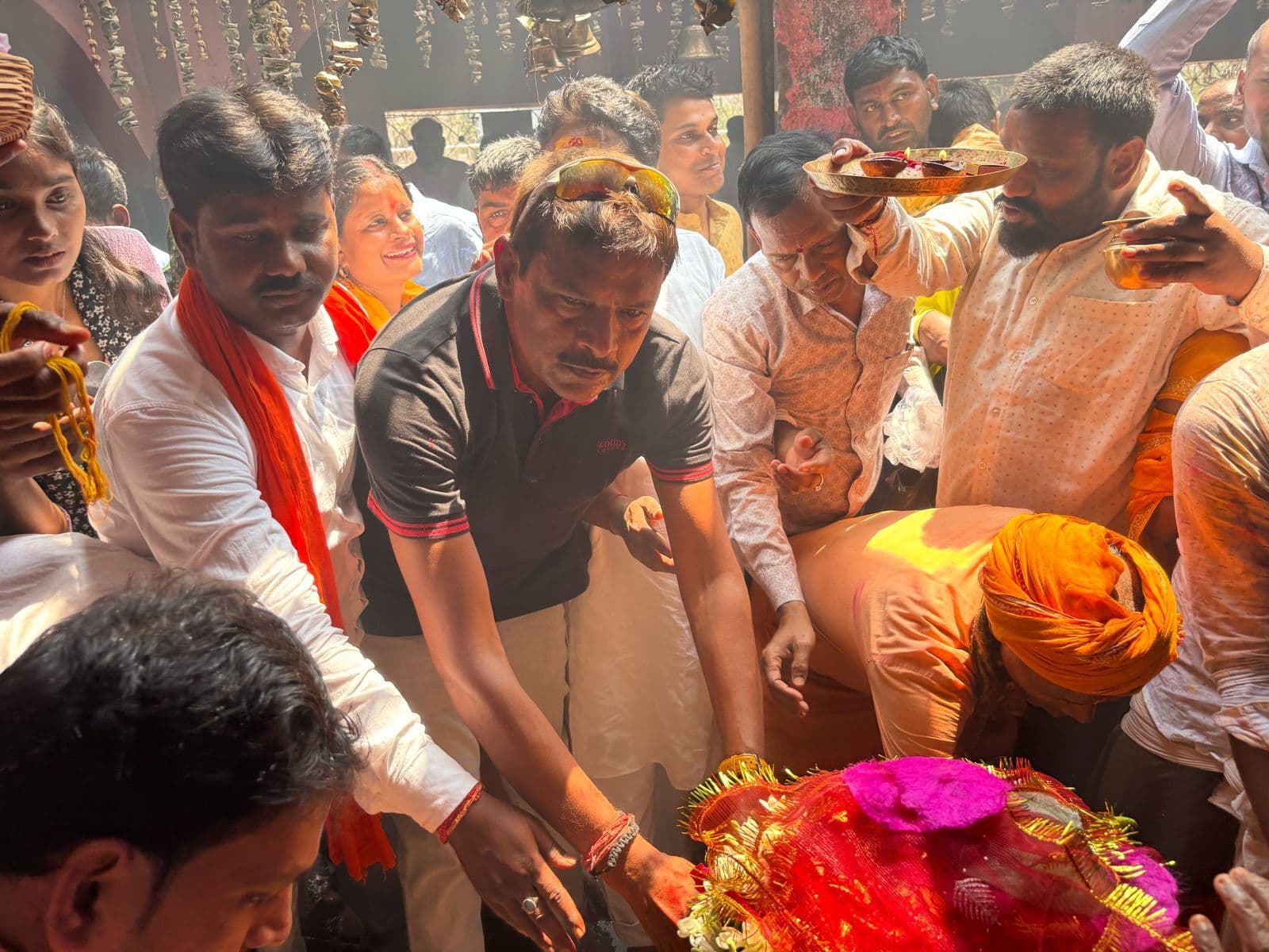 तेली साहू समाज ने बाबा नायक की पिंडी का दर्शन लिया आशीर्वाद