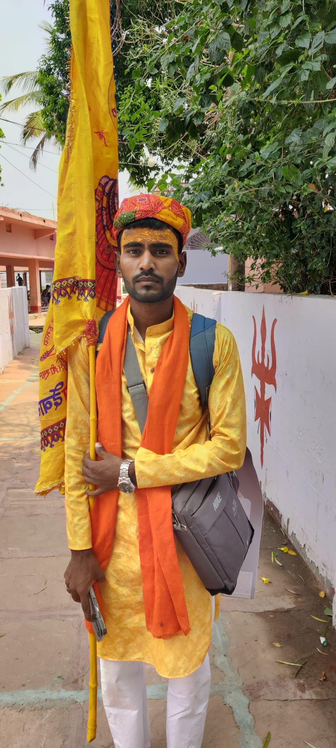 केदारनाथ व पशुपति नाथ की पैदल यात्रा के लिए निकले तारापुर के रंजीत