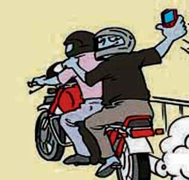 deoghar news : पर्स छिनतई की कोशिश में दो बदमाश रंगेहाथ पकड़ाये