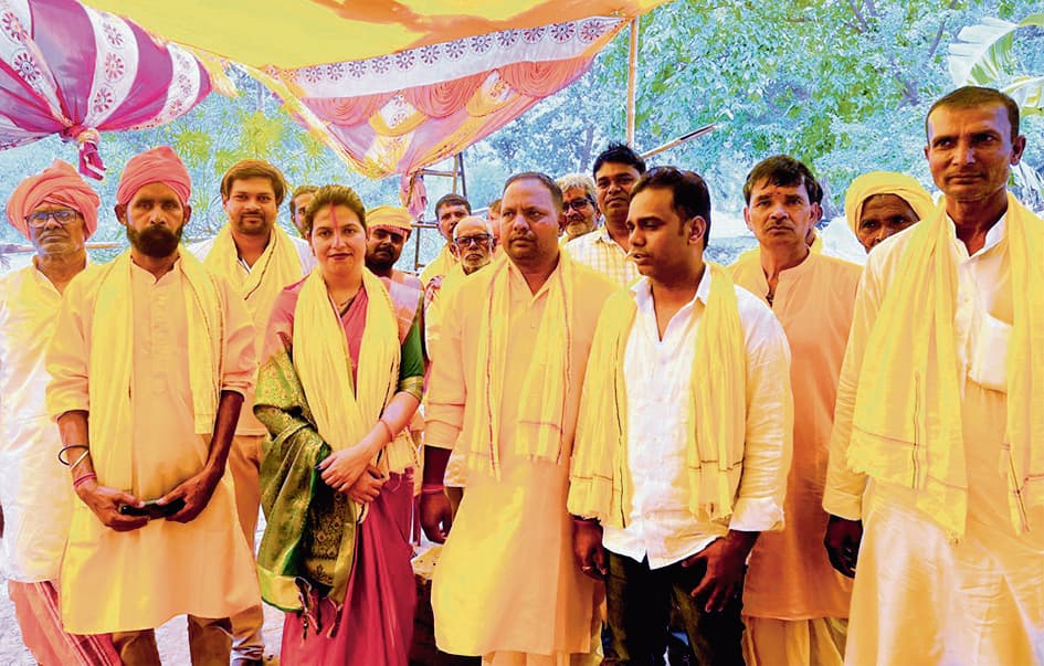 Saran News : कोठियां में अखंड अष्टयाम को लेकर निकाली गयी कलशयात्रा