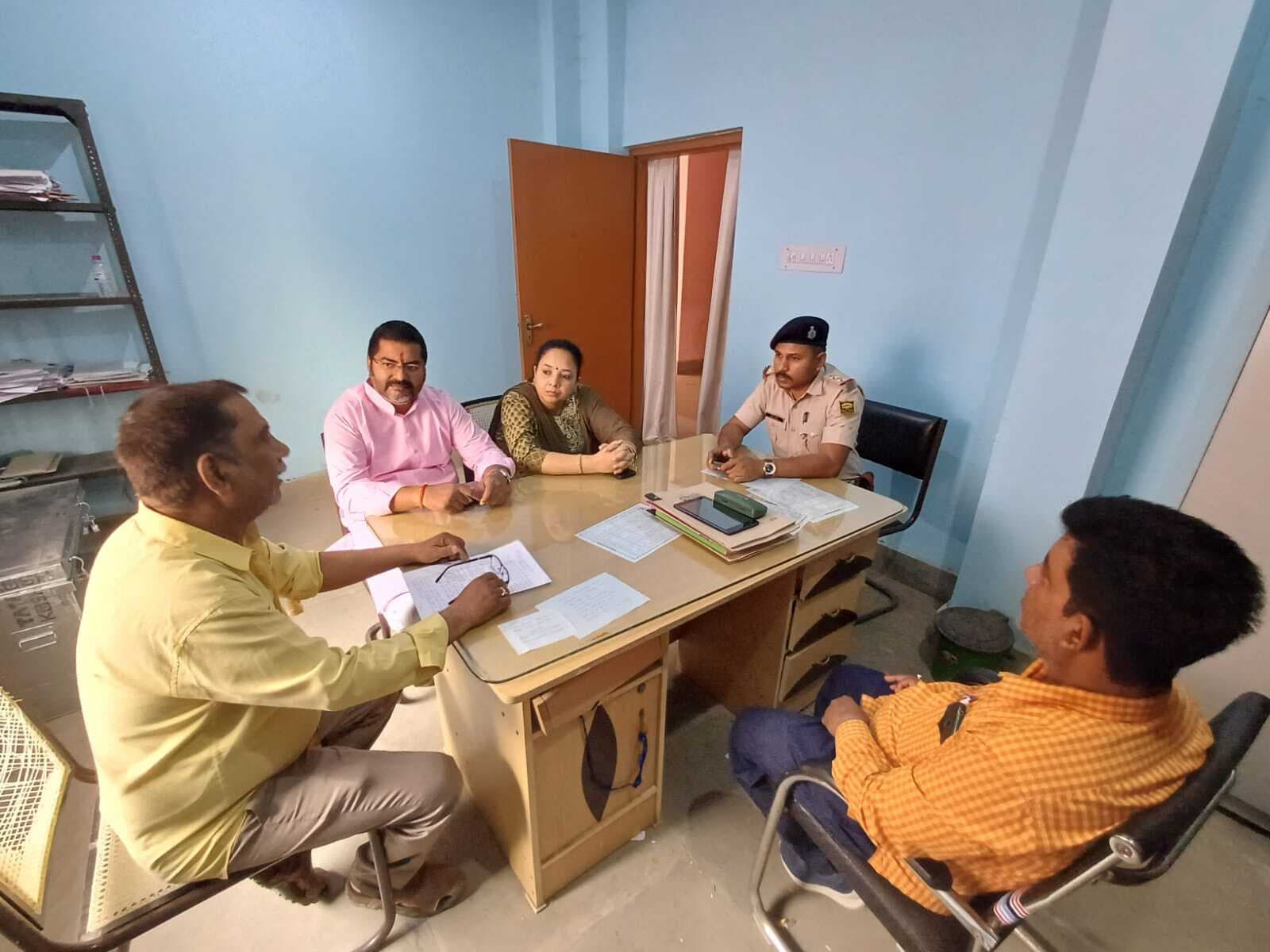 Deoghar news : रजिस्ट्री ऑफिस ने  बिहार पुलिस को विद्या नरौने सहित अन्य के नाम से दर्ज जमीन का ब्योरा दिया