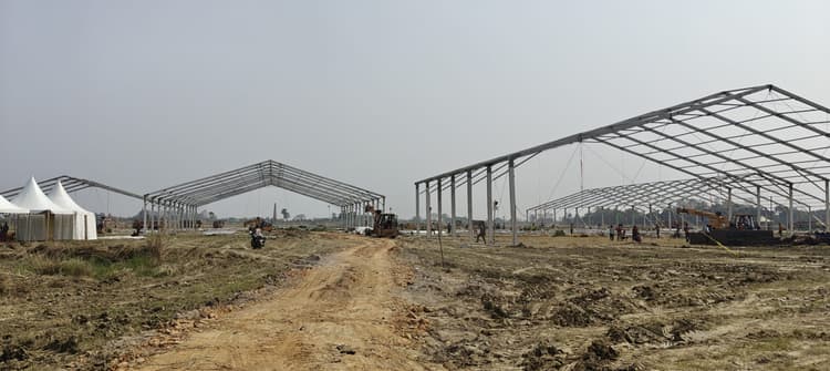 Madhubani News : विदेश्वर स्थान से कोठिया तक बनायी जा रही सड़क