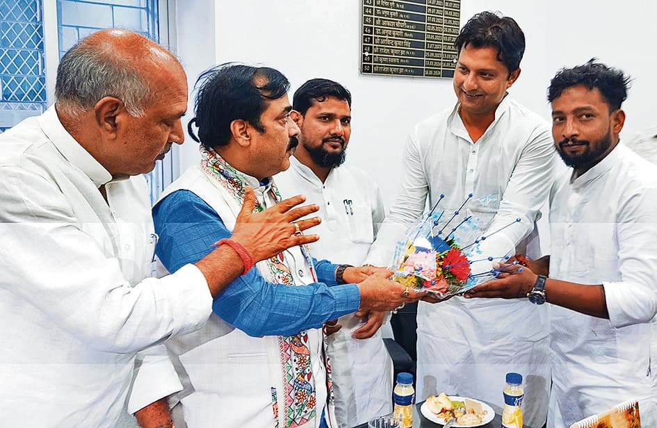 Gaya News : टिकारी में इंडोर स्टेडियम बनाने की दिशा में होगी पहल : मंत्री