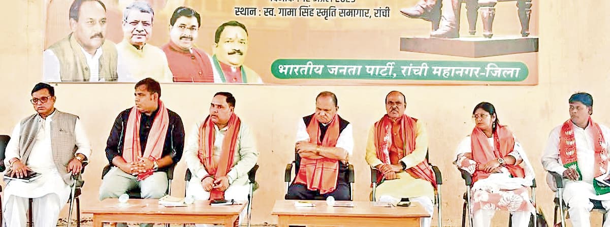 Political news : कांग्रेस ने हमेशा डॉ आंबेडकर को किया अपमानित, भाजपा ने दिया उचित सम्मान : कर्मवीर सिंह