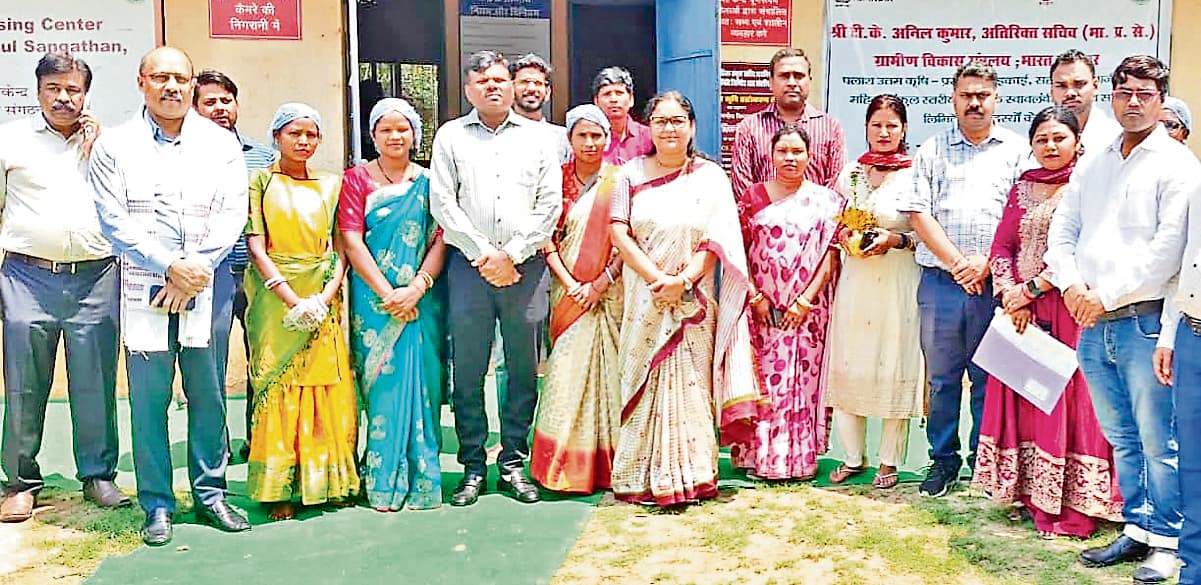 Ranchi news : तकनीक अपनाकर बना सकते हैं ग्रामीणों को सशक्त : टीके अनिल