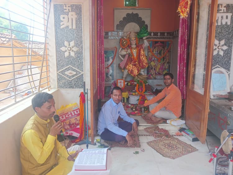 Giridih News: हनुमान जयंती पर सरिया के मंदिरों में विशेष कार्यक्रम का आयोजन