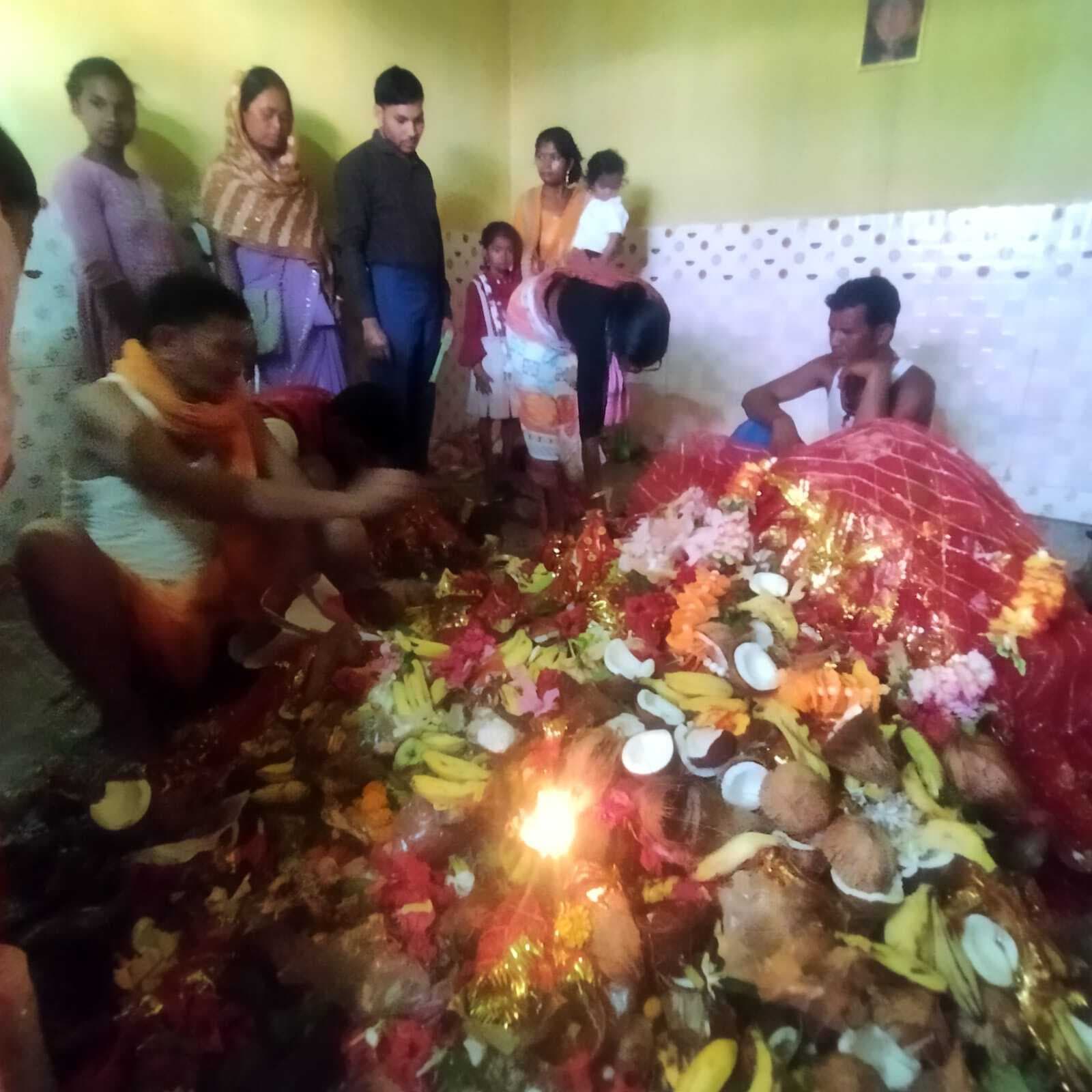 Chaibasa News : मां समलेश्वरी की पूजा कर सुख-समृद्धि की कामना की