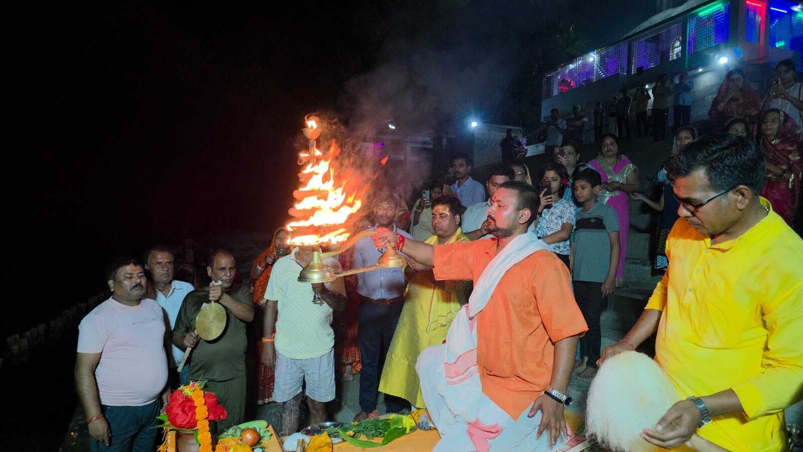 Bhagalpur news चारोधाम घाट पर गंगा महाआरती से माहौल भक्तिमय