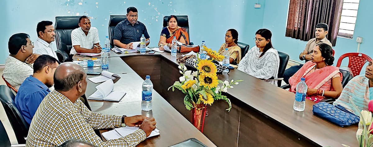 seraikela kharsawan news: तीन पंचायतों में नहीं बंटी साइकिल, नाराजगी