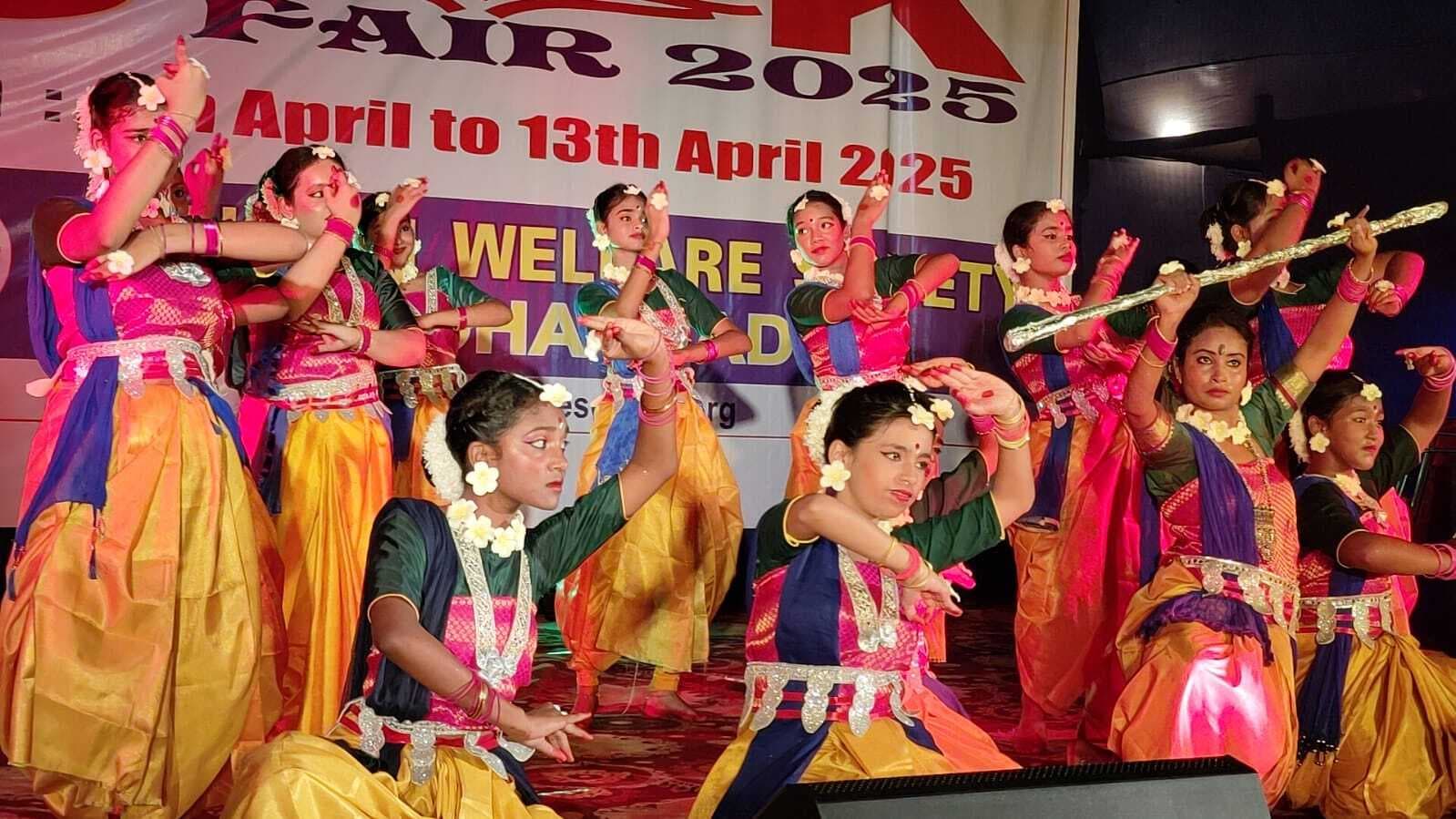 Dhanbad News : जिला परिषद में पुस्तक मेला का समापन आज