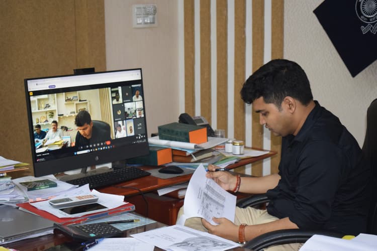 तीसरा किस्त भुगतान पाने वालों का आवास करायें पूर्ण: डीसी