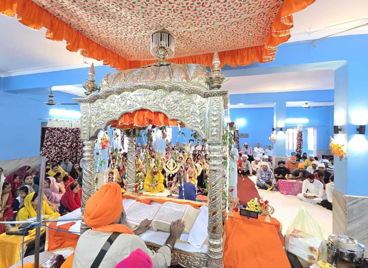 बैशाखी पर्व: गुरुद्वारा में विशेष पाठ व लंगर का आयोजन